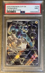 2025 POKÉMON SVP EN THUNDURUS BULLONE NERO ETB #209 💎 PSA 9 - Foto 1 di 6
