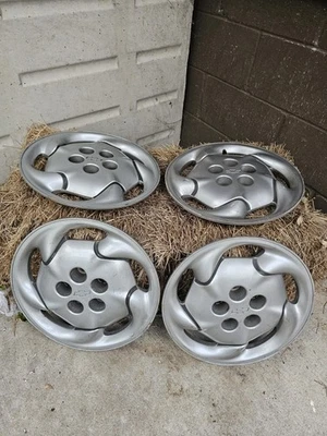 Juego de cubierta de rueda tapacubos Chevrolet Cavalier 14" 1993 1994 1995 1996 1997 1998 Foto 1 de 4