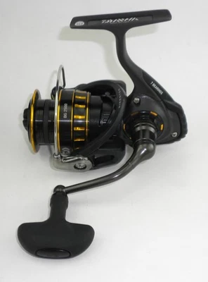 Daiwa BG2500 Schwarz Gold Spinning Rolle Digigear System 5.6-1 für Geflochten Or - Bild 1 von 4
