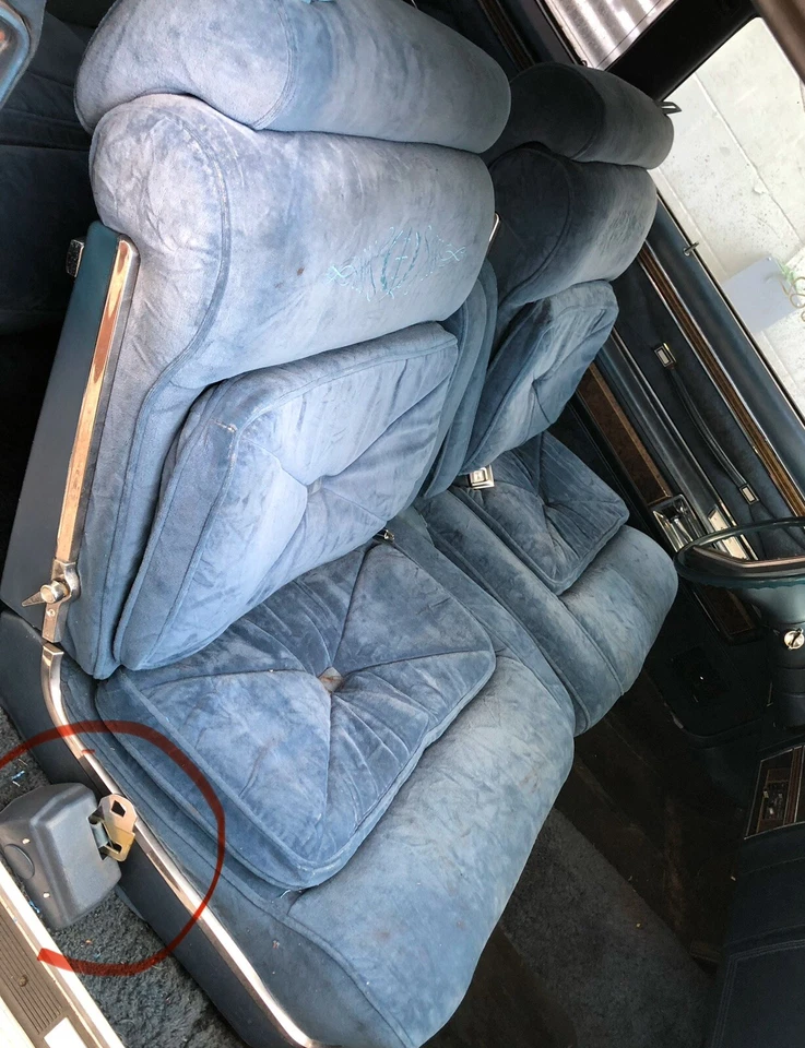 1974-79 LINCOLN CONTINENTAL TOWN CAR Cinto de segurança passageiro dianteiro direito - Imagem 1 de 4