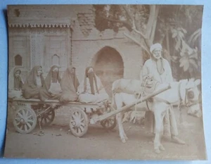 Hermanos Zangaki - Cinco mujeres sobre un carro - Fotografía - (circa 1890) - Picture 1 of 2