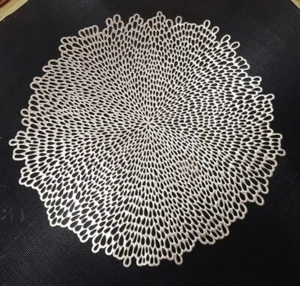 Benson Mills Gold Round Placemat Set Of Five 5 Coral Design 14 In Diameter Vinyl - Picture 1 of 5