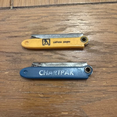 Lote 2 cuchillos publicitarios negros años 40 páginas amarillas y navaja Chantal Foto 1 de 2