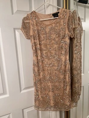 Vestido Pisarro Nights malha frisada bege rosa tamanho 6 LEIA - Imagem 1 de 4