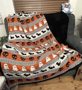 BNWTs TK Maxx Halloween Knit Style Orange/Black/White Throw Skulls/Ghosts/Bats - Picture 1 of 5