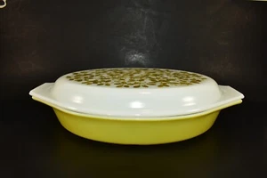 Pyrex Verde Green Olive Divided Split Casserole Dish with Lid 1.5 Qt Vintage - Picture 1 of 6