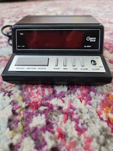 Vintage Cosmo Time Model E-519 Digital LED Wecker Nussbaum Maserung GETESTET - Bild 1 von 8