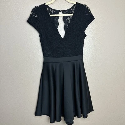 Vestido Swing Sweetheart Feminino Tamanho Grande Preto Aberto Traseiro Floral Renda Mini - Imagem 1 de 4