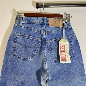 Pantalones de mezclilla Levi's 901 usados look azul para mujer 28x30 True Vintage años 90 hechos en EE. UU. NUEVOS CON ETIQUETAS - Imagen 1 de 13