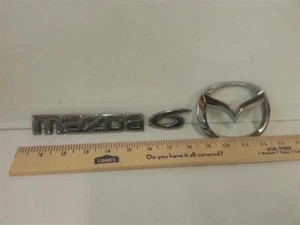 TRUNK INSIGNIA/EMBLEM/NAME PLATE FITS 03-08 MAZDA 6 D229-151696 - Foto 1 di 6