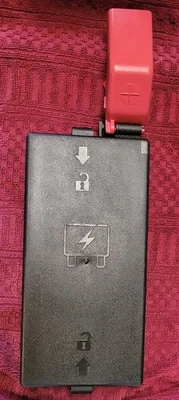 2008-2011 BUICK LUCERNE CADILLAC DTS  FUSE BOX Cover OEM 13627076 - Image 1 of 4