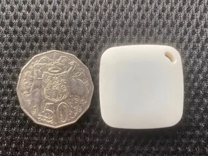 GPS Tracker Luggage Keys iPhone Tag Works Find My APP iOS Smart Bluetooth Small - Picture 1 of 10
