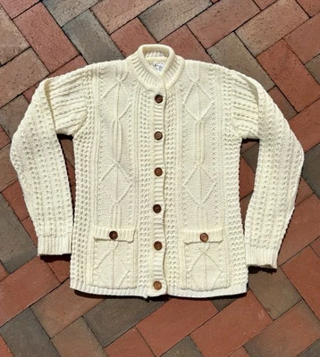 Cárdigan Suéter Vintage Marfil Madera Nórdica Botones Taiwán Cuello Mandarín Foto 1 de 4