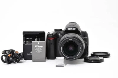[Near Mint / 7202 shots!] Nikon D5000 w AF-S DX NIKKOR 18-55mm From JAPAN - image 1 of 4