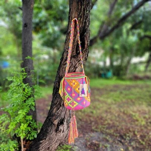 Kolumbianische 🇨🇴 Handarbeit große Wayuu Stamm VIELE FARBEN Mochila Bucket Boho Tasche - Bild 1 von 9