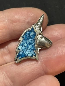 Vintage Hutnadel Einhorn Türkis Chip Inlay Silberfarben Metall - Bild 1 von 6