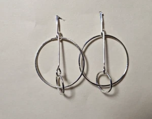 Pendientes de aro de plata Funky/Artístico/Diseño de péndulo - Poste - Disfraz en muy buena condición - Imagen 1 de 3