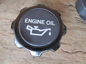NEW GM OIL FILLER CAP GM 1980's 1990's 2000 ? Chevy Buick Olds Pontiac GMC - Picture 1 of 2