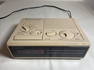 Sony Dream Machine ICF-C2W Vintage Digital Alarm Clock AM/FM Radio - Works - Picture 1 of 9