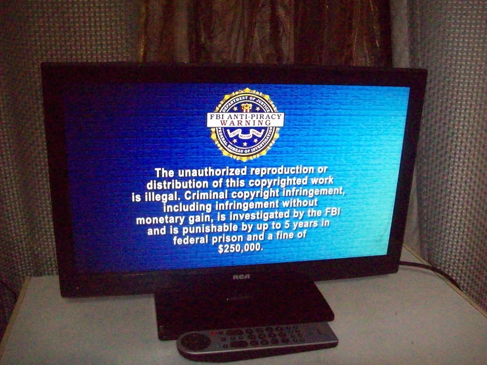 RCA LED TVs With Built - in DVD Player LED22BA 45 RQD - Image 1 of 3