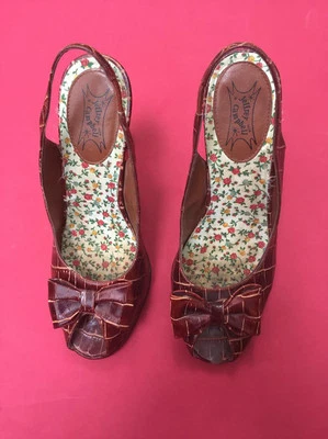 JEFFREY CAMPBELL Marrón Caimán CUERO PLATAFORMA Arco PEEP TOE TACONES 8m Genial!!! Foto 1 de 4