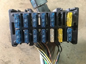 92 93 94 95 96 97 98 1994 SUZUKI SIDEKICK TRACKER FUSE BOX UNDER DASH - Picture 1 of 6