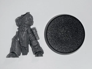 Warhammer 40k Chaos Space Marine Body & Base (A)  New Style - Picture 1 of 5