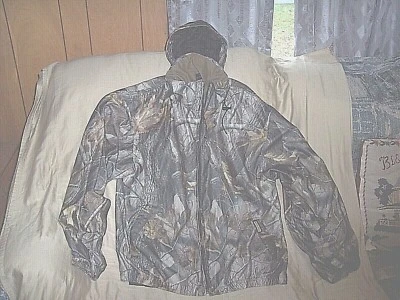 Boys Medium Hunting Jacket Lined Camo Jacket Realtree Hardwoods Jacket Vintage - Image 1 of 4