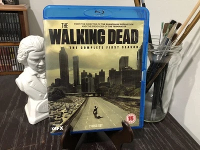 The Walking Dead - Season 1 - Blu-ray - 2010 - (GB4) - image 1 of 4