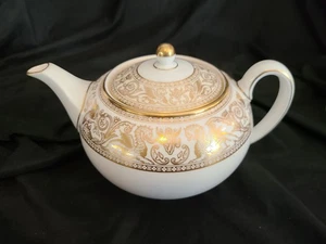 Wedgwood Gold Teapot Vintage - Picture 1 of 10