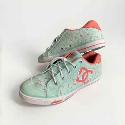 DC Shoes Y’S Chelsea Graffik Model SZ 5.5 Skateboard Sneakers Womens - Image 1 of 4