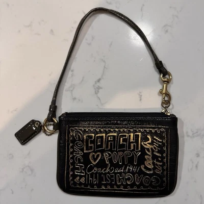 Y2K 蔻驰罂粟腕带带平面设计和金色装饰 — 第 1/4 张图片