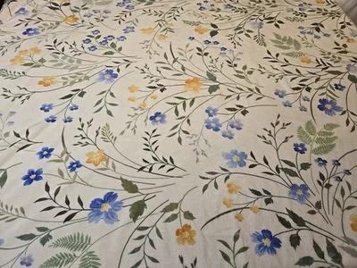 White Floral Print Fleece Cuddly Throw Blanket 48 x 60” New - Image 1 of 3