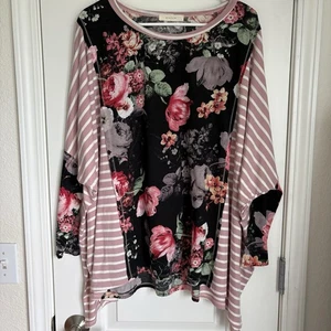 Entro Women’s Striped Asymmetrical Floral Top - Size XL/2XL - Picture 1 of 8