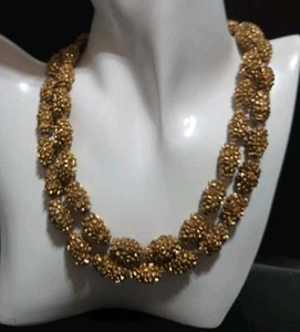 Collar con cuentas pepita tono dorado anudado a mano vintage 32" de largo único hallazgo MCM - Imagen 1 de 12