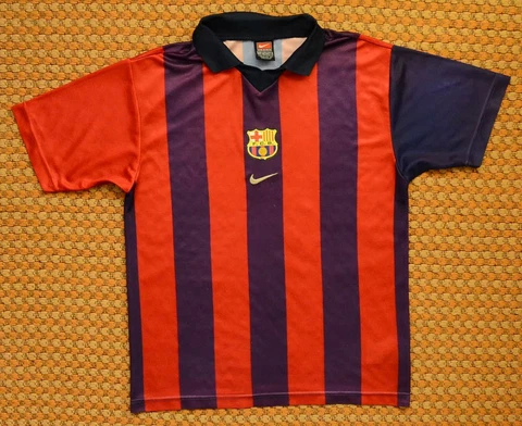 1999 FC Barcelona, Vintage Training Shirt by Nike, Boys Youth XL 18-20 Cover