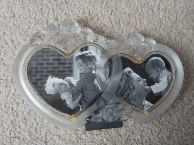 Marco de fotos Mikasa Crystal / Rosemont 11" doble corazón / Diseño retirado Foto 1 de 4