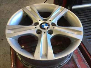 Used Wheel fits: 2012 Bmw Bmw 128i 17x7 alloy 5 spoke open spoke V spoke narrow - Photo 1 sur 14