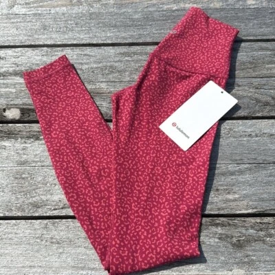 Calça Lululemon Align cintura alta 28" leopardo margarida deserto vermelho magenta tamanho 0 nova com etiquetas - Imagem 1 de 4