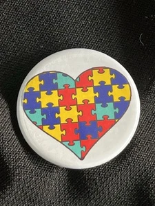 AUTISM HEART Pin - Picture 1 of 2