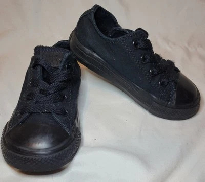Zapatillas bajas negras Converse All Star para niños pequeños talla 6 Foto 1 de 4