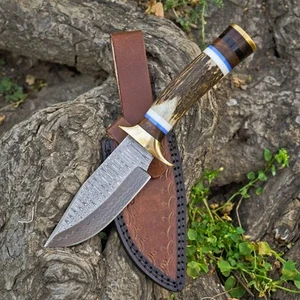 Coltello Bowie da Caccia Manico Corno di Cervo Acciaio Damascato Personalizzato Fatto a Mano con Fodero - Foto 1 di 5