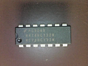 Arduino ESP32 74HC132N Quad Schmitt trigger Nand Gate by Fairchild !! QTY 25 !! - Picture 1 of 3