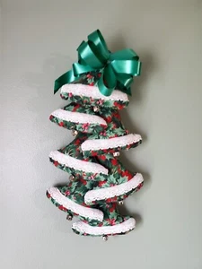 Vtg Handmade Christmas Bells Retro Cloth Lace Wall Hanging Decor Jingle Bells - Foto 1 di 9