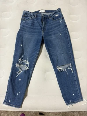 Jeans de tiro alto Abercrombie and Fitch the Mom años 30/10 recortados desgastados sexy Foto 1 de 4