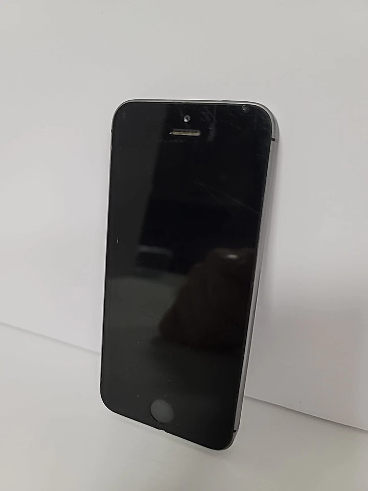 Solo piezas - Apple iPhone 5s - A1453 (solo piezas) enciende  Foto 1 de 4