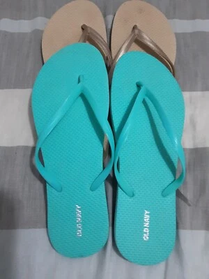 Lote de 2 chanclas Old Navy para mujer doradas y verde azulado talla 11-12 Foto 1 de 4