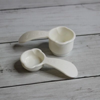 Tupperware Measuring Spoons Set White 1 TBSP 1 tsp Refrigerator Cup Magnets - Image 1 of 4