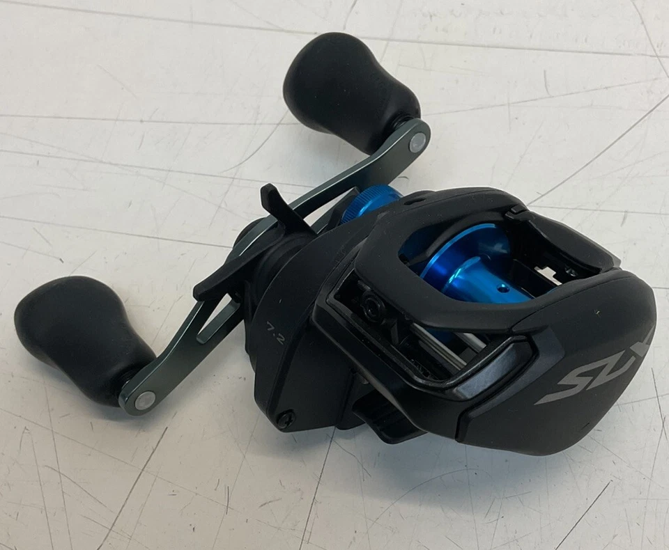 Shimano SLX150HGA 7.2:1 Right Hand Bait Cast Reel Black & Blue New No Packaging - Image 1 of 4