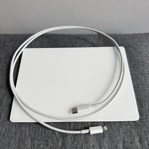 APPLE Magic Trackpad 2 White Multi-Touch Surface A1535 Lightning Connector Cable - Afbeelding 1 van 6